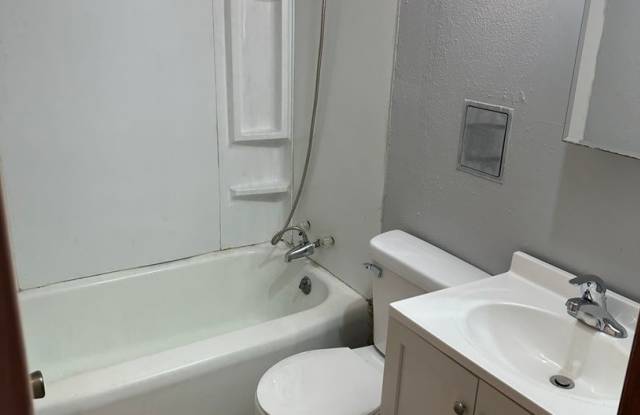 3 bedroom 1 bath home Gallery 3