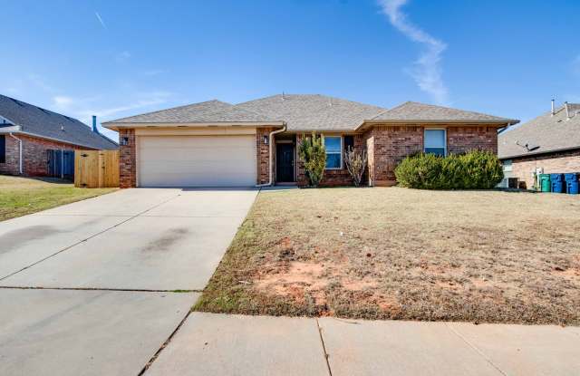 4Bedroom 2 Bath 2 Car Garage ** Yukon Schools - 713 Dusty Trail, Oklahoma City, OK 73099
