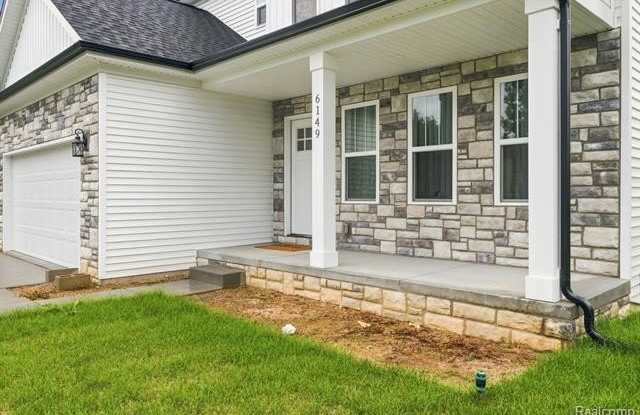 6149 Woodridge Lane Gallery 4