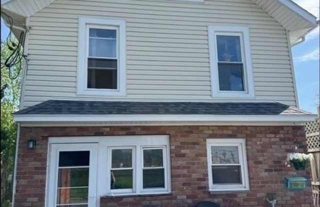 25 Auburn Avenue unit: 1 - 25 Auburn Avenue, Bay Shore, NY 11706