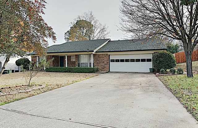 1505 Overlook Dr - 1505 Overlook Drive, Grapevine, TX 76051
