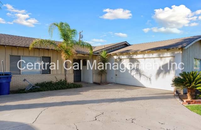 3 Bedroom/2 Bath Home - $2125 Per Month! Gallery 1