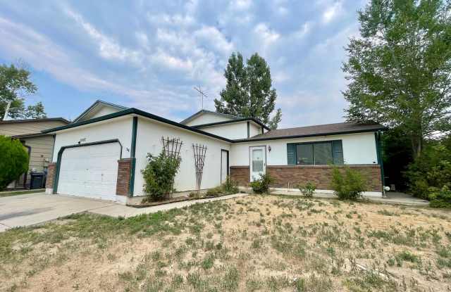 4 Bed, 2 Bath Loveland, CO Home- Fenced Backyard, A/C, & 2 Car Garage! Gallery 3