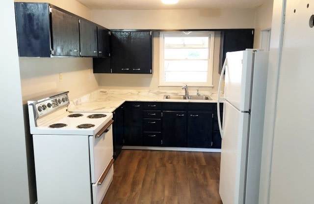 3 Bedroom Home in Excellent West Side Location! Gallery 4