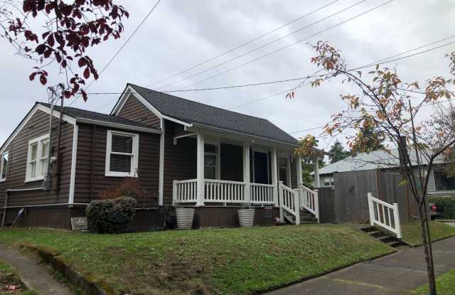 Adorable Two-bedroom Ballard Cottage photos photos