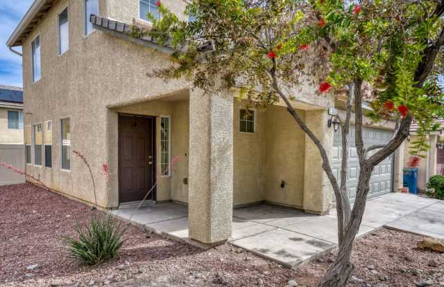 Beautiful 4-Bedroom Henderson Home with Fireplace & 2-Car Garage! Gallery 4