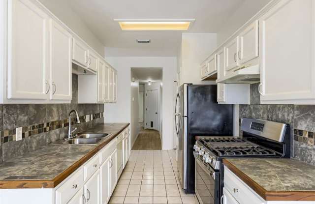 14601 Montoro Drive Gallery 4