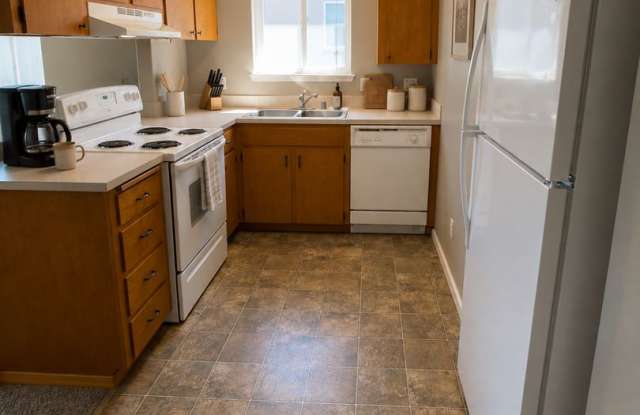 606 Eastgate Drive - Duplex Gallery 3