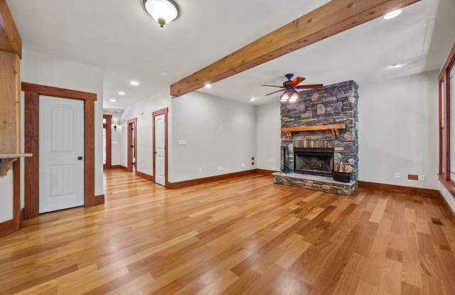 The Lodge at Fort Mill – Private, Peaceful & Luxurious Gallery 3