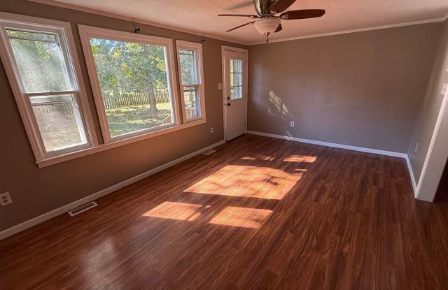 Ranch House in Nelson County Gallery 3