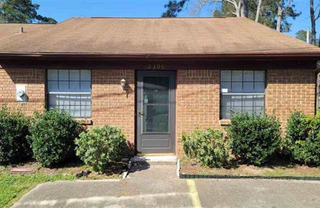 Cute 2 bedroom 1.5 bath townhome Gallery 1
