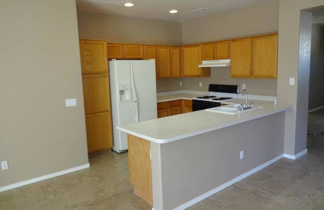 6577 W Lawrence Lane Gallery 2