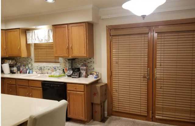10105 GARDEN VALLEY COURT Gallery 4