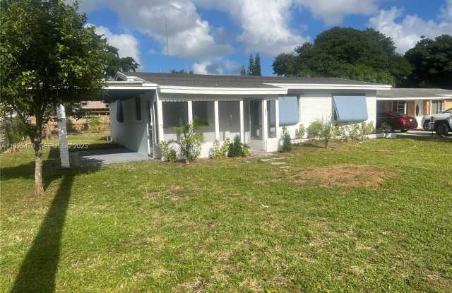 3921 SW 59th Ave photos photos