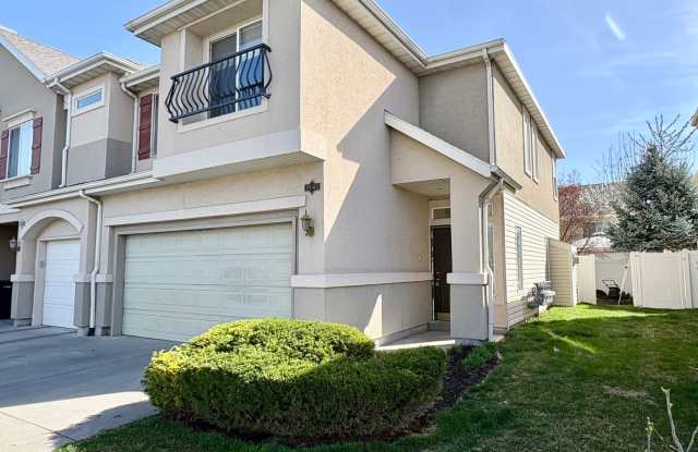 Quiet Living Meets Convenience – 3 Bed Home with 2-Car Garage & Private Backyard photos photos