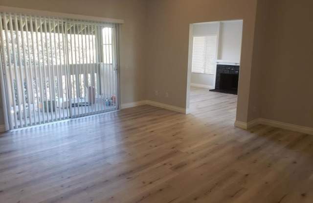 Senior living at its local area best at Oaknoll Villas - 221 Oak Leaf Drive, Thousand Oaks, CA 91360