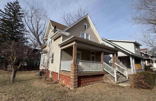 2403 N PEORIA Street photos photos