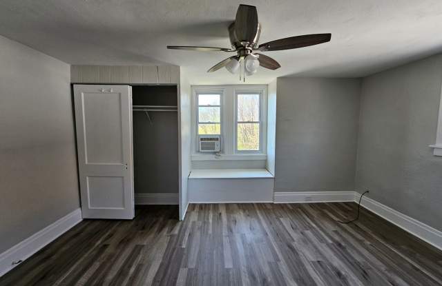 Newly updated 1 bedroom 1 bath apartment for rent Gallery 4