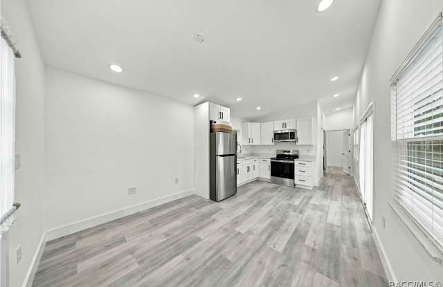 9306 E Sycamore Place Gallery 3