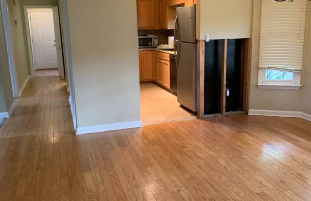 Gorgeous 2 bed 2 bath home walking distance to Costco Available 11/6/2026 Gallery 4