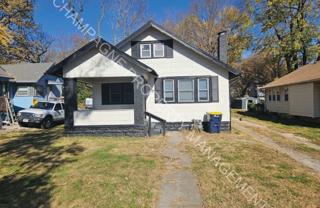 2420 E 68th St - 2420 East 68th Street, Kansas City, MO 64132
