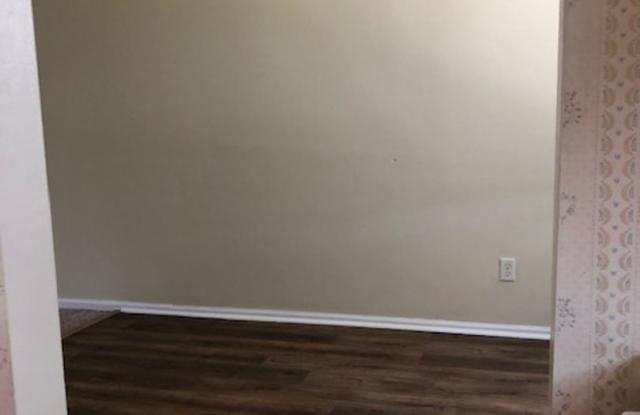 2 Bedroom unit located in Maumee School District photos photos