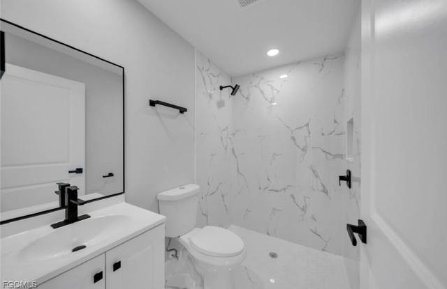 3307 40th Street W photos photos