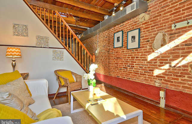 338 COLLINGTON AVE S Gallery 4