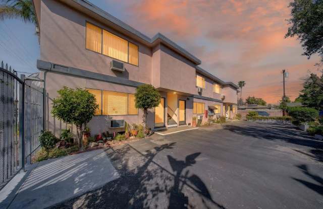 6944-6954 Coldwater Canyon Ave. Gallery 4