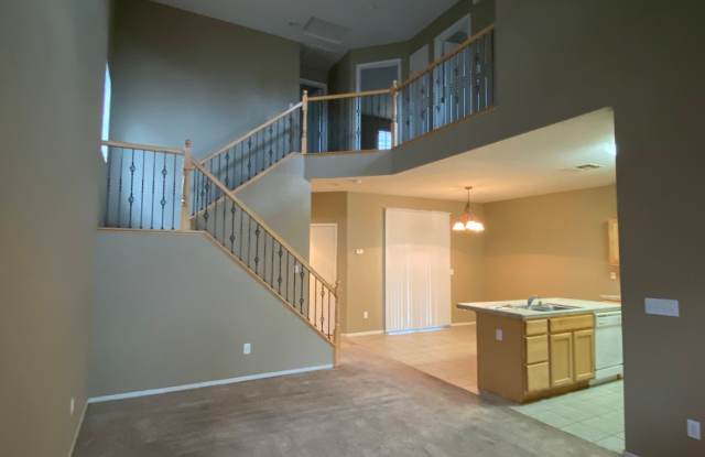 Lovely Three Bedroom Home in Gated Community Gallery 4