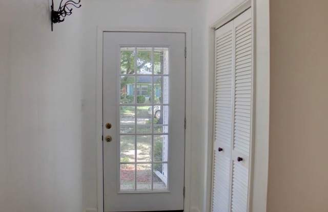 Welcome home to midtown charm! Gallery 4