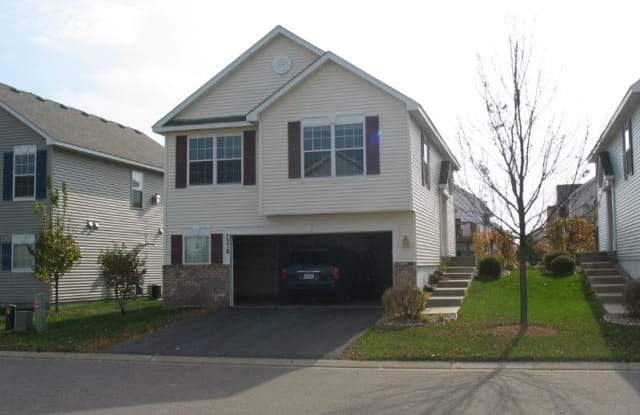 7378 Devin Ln - 7378 Devin Lane, Shakopee, MN 55379