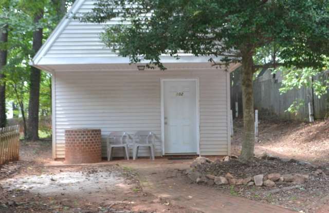 Adorable Studio Cottage in Central photos photos