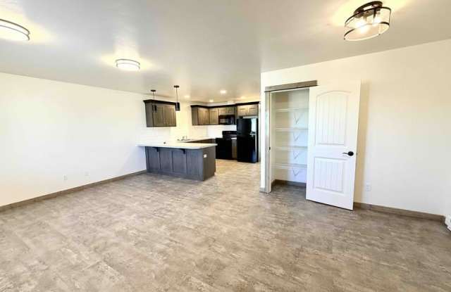 1040 Enterprise Drive - 3 Gallery 3