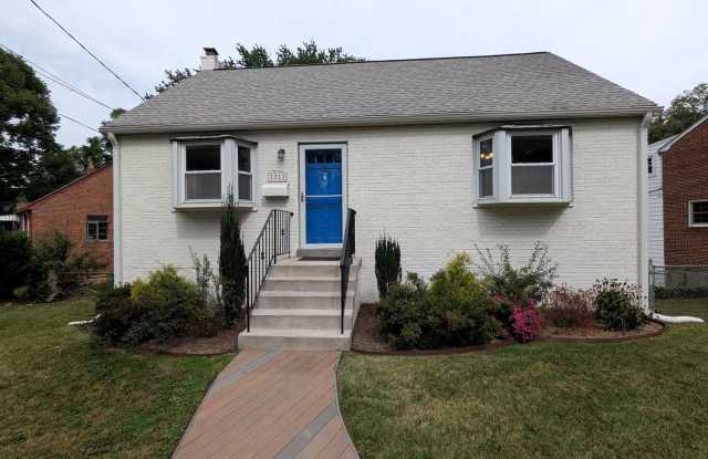 Charming Detached Cape on Corner Lot in Silver Spring near Forest Glen Metro (Red Line) photos photos