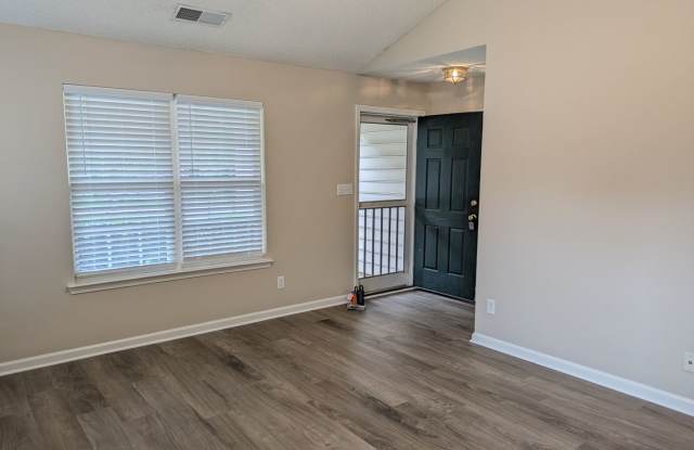 3 Bedroom Ranch in Tara's Trace! Gallery 3