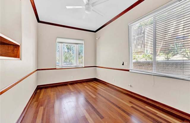 23261 Castle Rock Gallery 3
