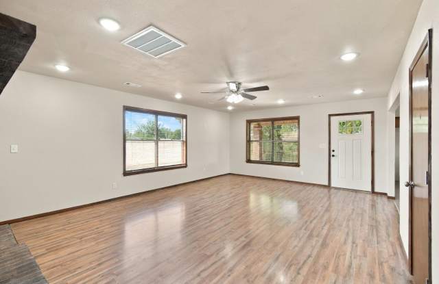 Stunning 2 Bed / 2 Bath Home with Panoramic Views & Private Driveway – Move‑In Ready Gallery 4