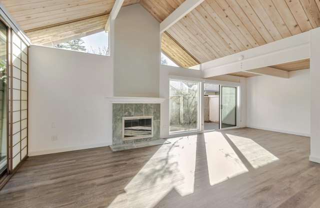 Charming 2 Bed 2 Bath Sunnyvale Condo with Vaulted Ceilings and Patio photos photos