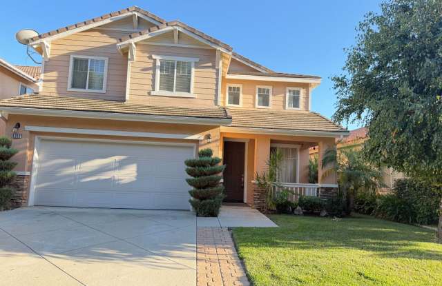 3 bed, 2 1/2 bath 2-story home with great curb appeal + loft photos photos