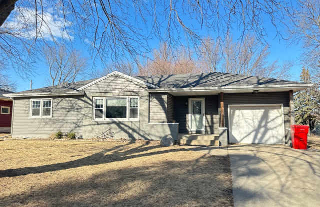 Updated 3 bedroom house in Badger now available! $1550 photos photos