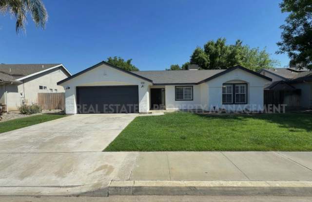 Home Sweet Home in NorthWest Hanford!  Available Now! photos photos