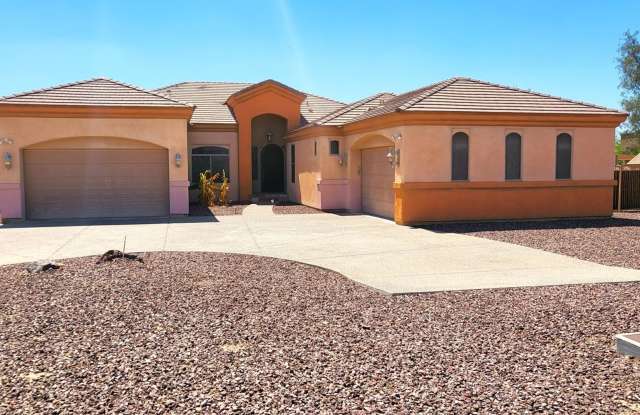 BEAUTIFUL HOME ON HUGE LOT! photos photos
