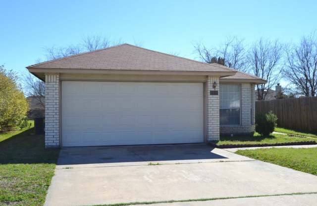 Comfortable three bedroom! photos photos