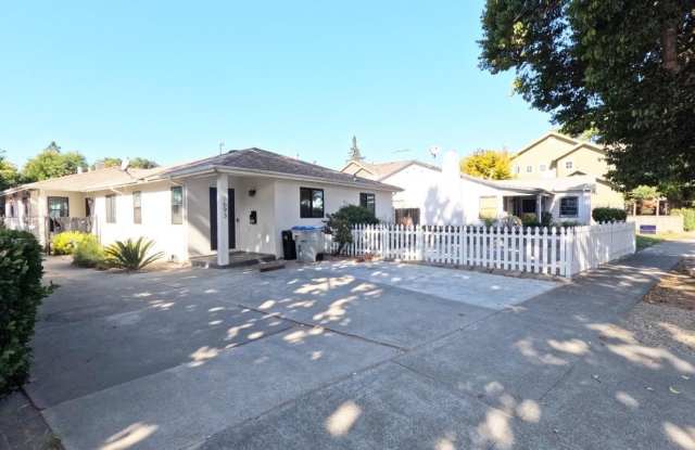 1693 Lincoln AVE photos photos