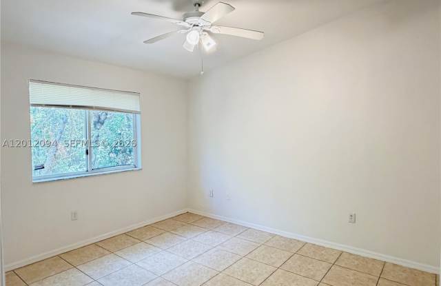 1300 SE 31st Ct Gallery 4