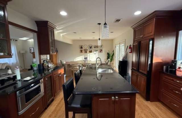 23 Kearney Terrace - 23 Kearney Terrace, Livingston, NJ 07039