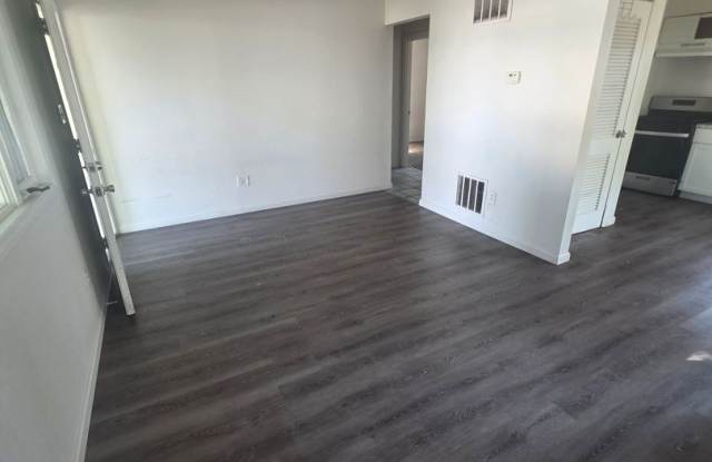 Nice 2BD/1BA photos photos