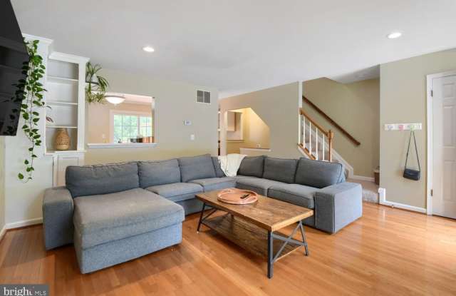 26 WHITE PINE Court Gallery 2