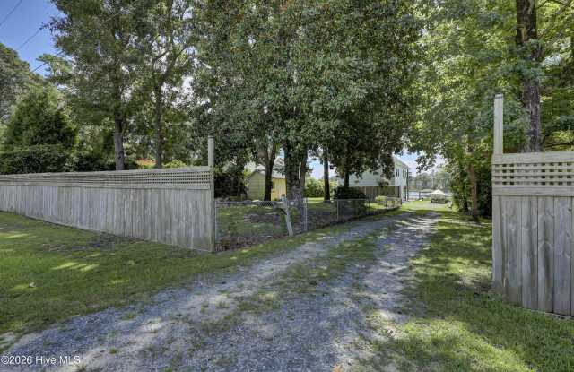 716 Bay Harbor Drive Gallery 1